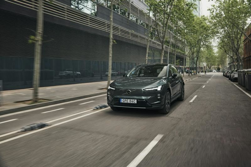 Volvo Cars starts customer deliveries of new, fully electric EX60&nbsp;SUV